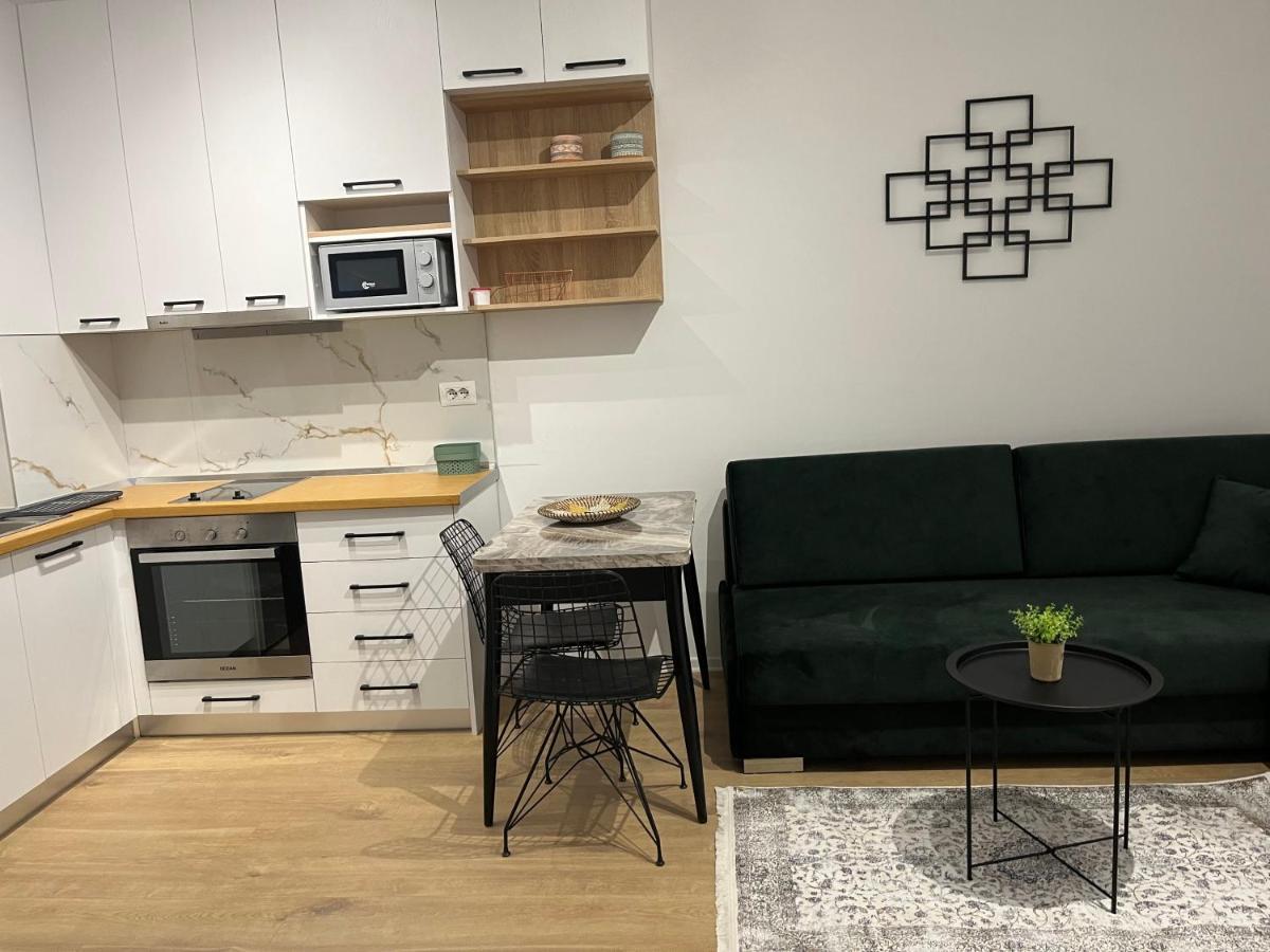 Comfy Nest Apartment- Free Parking Tirana Esterno foto